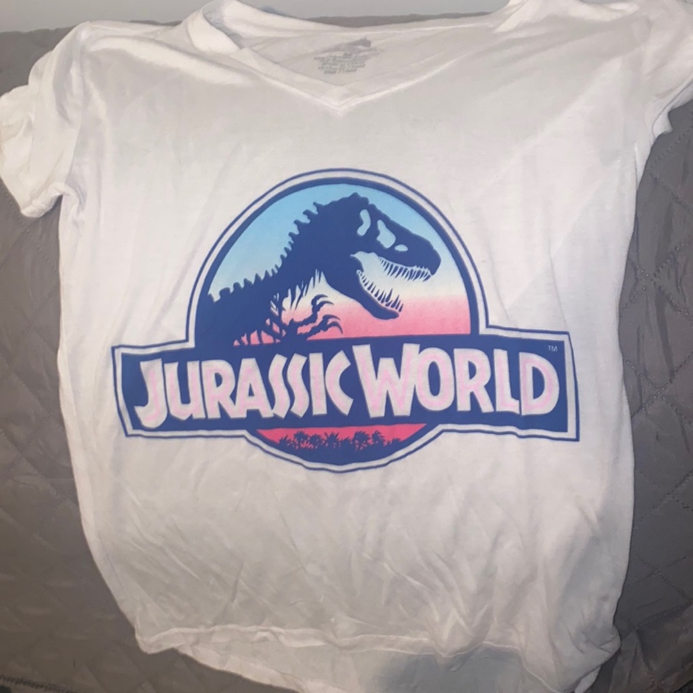 NEVER WORN Jurassic World Graphic Tee size: xs
